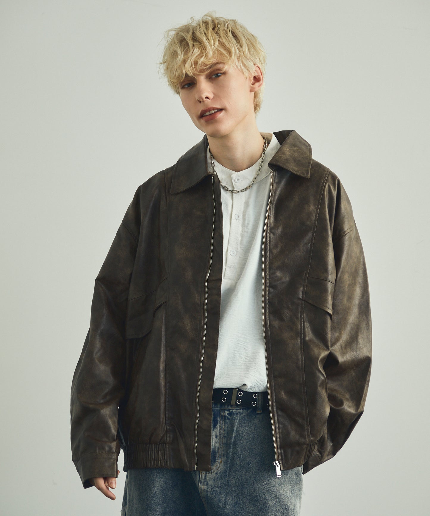 Vintage-like fake leather oversized zip-up blouson